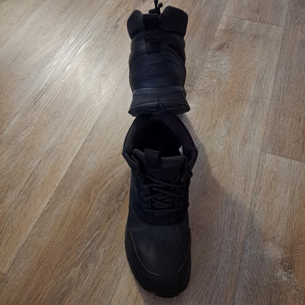 UGG Men's Emmett Duck Winter Cold Weather Snow Black Boots Size 8